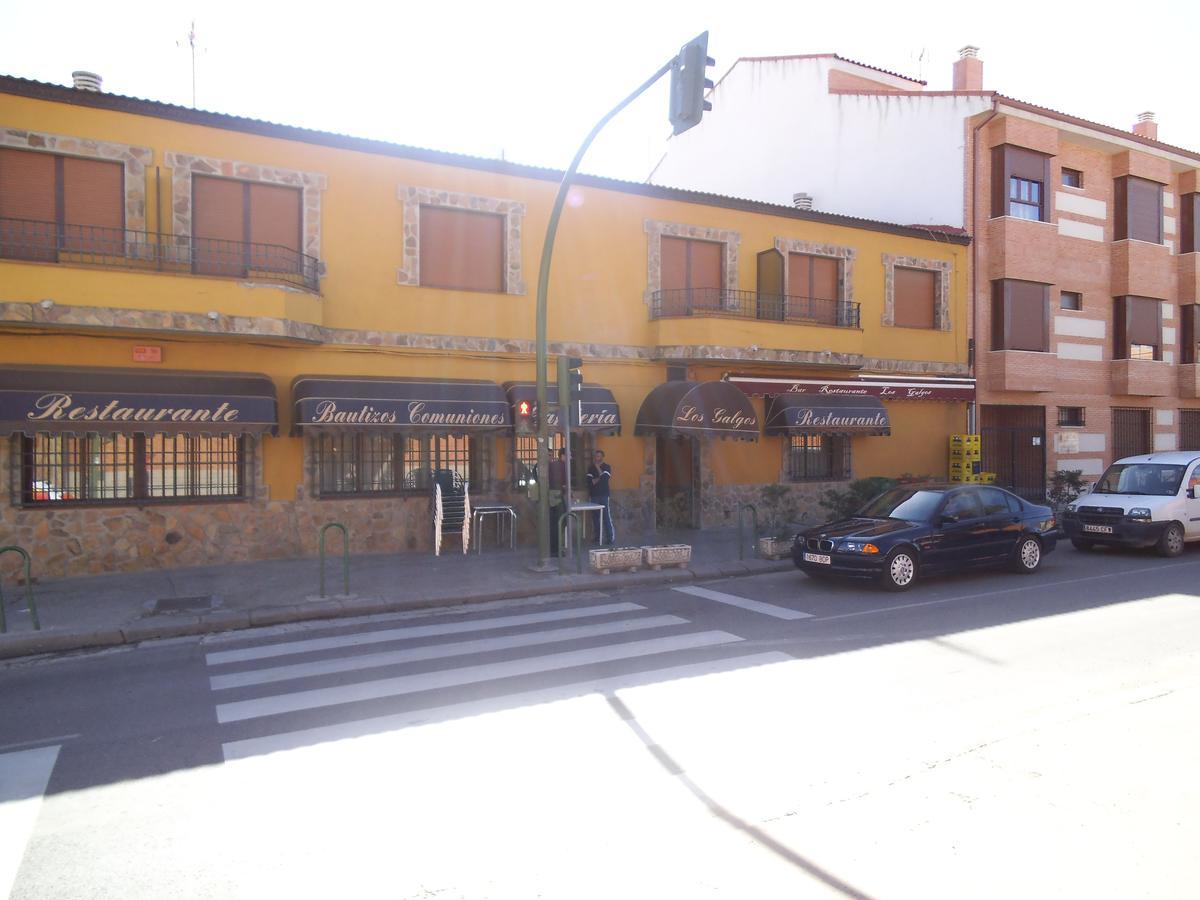 Hostal Los Galgos Yepes ภายนอก รูปภาพ