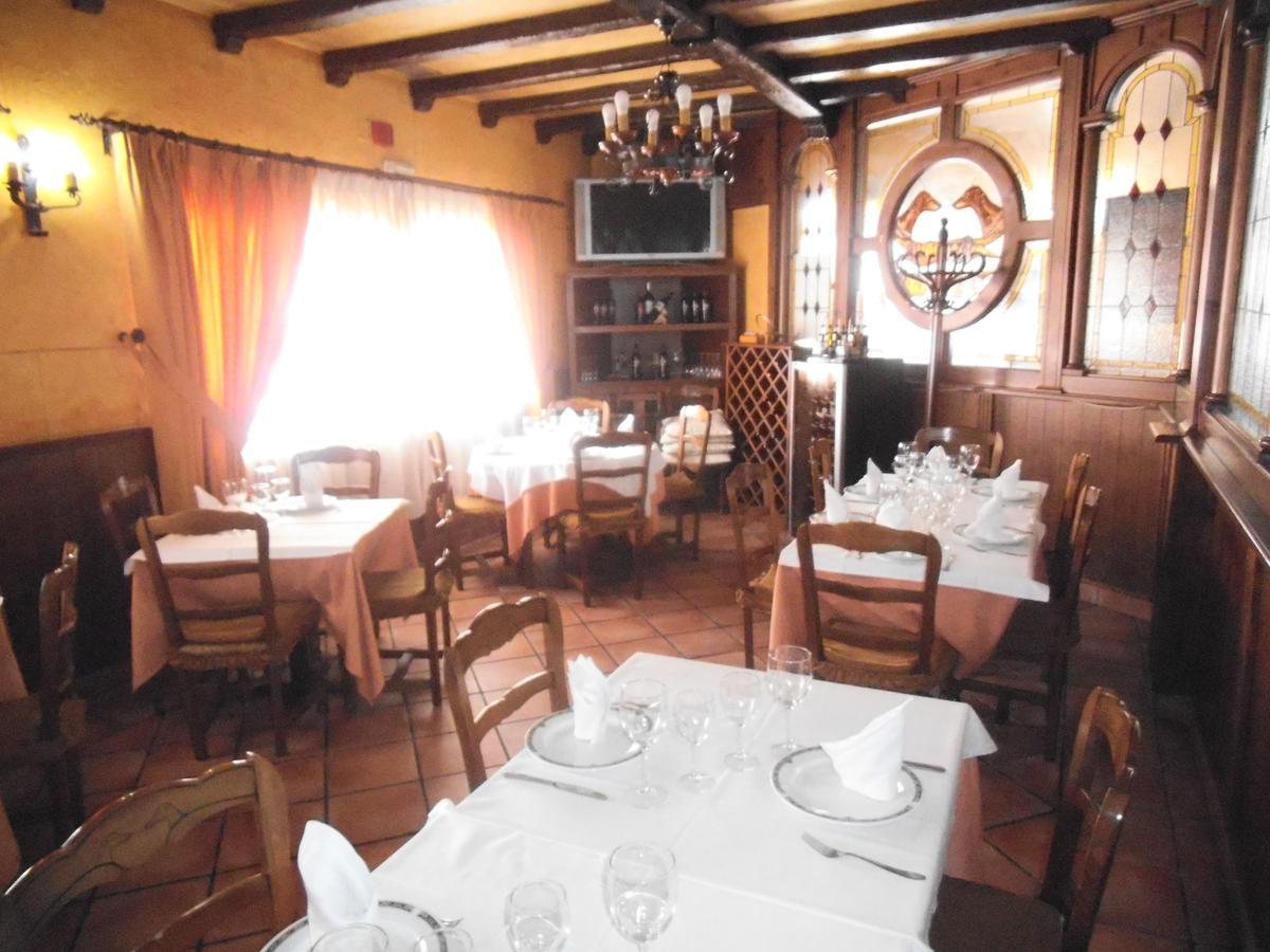 Hostal Los Galgos Yepes ภายนอก รูปภาพ