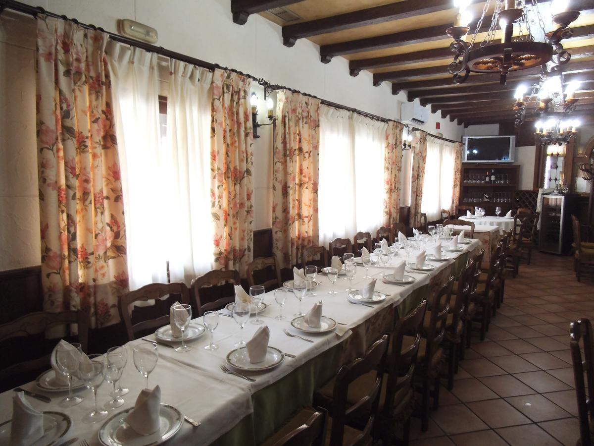 Hostal Los Galgos Yepes ภายนอก รูปภาพ