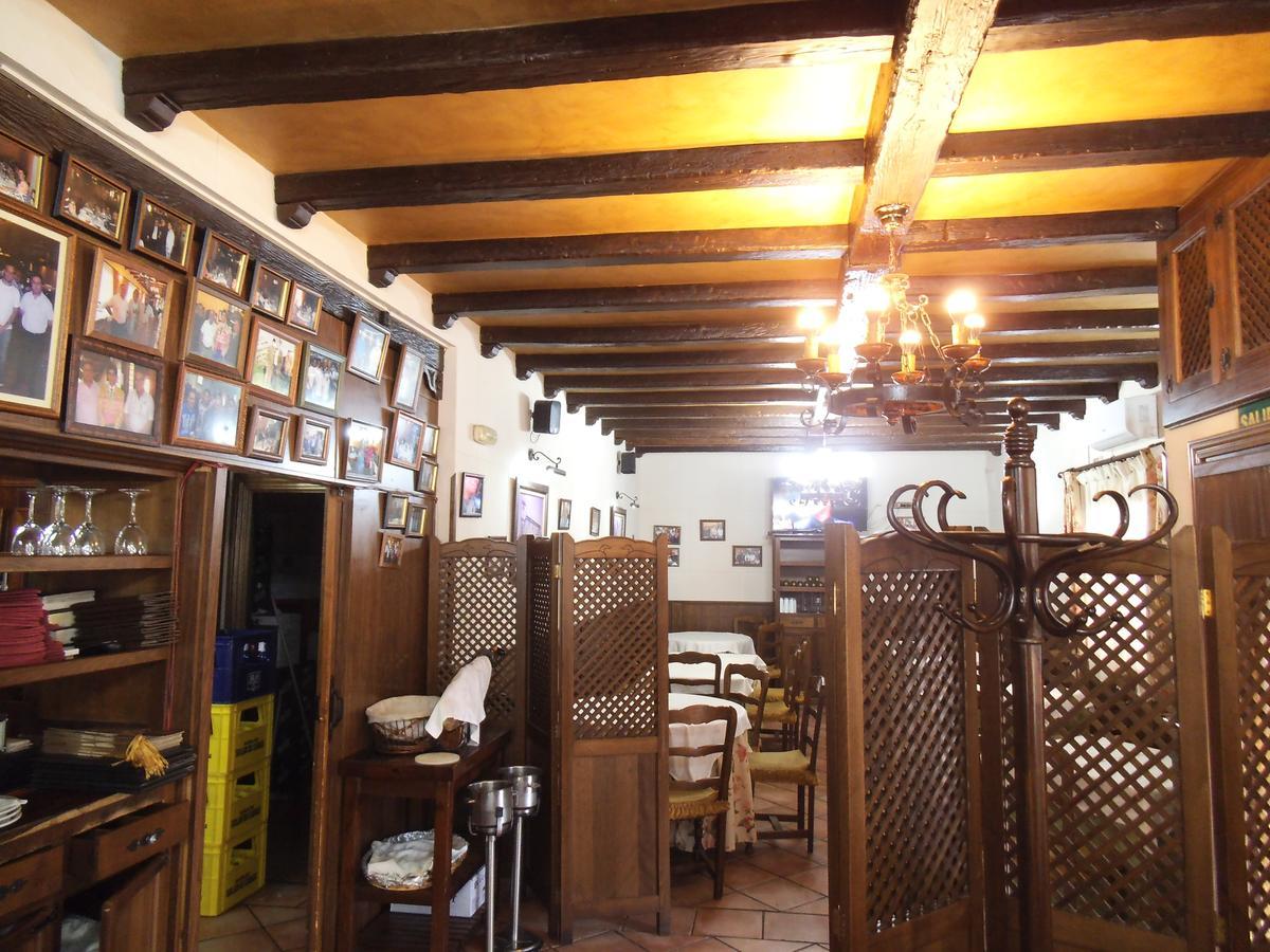 Hostal Los Galgos Yepes ภายนอก รูปภาพ