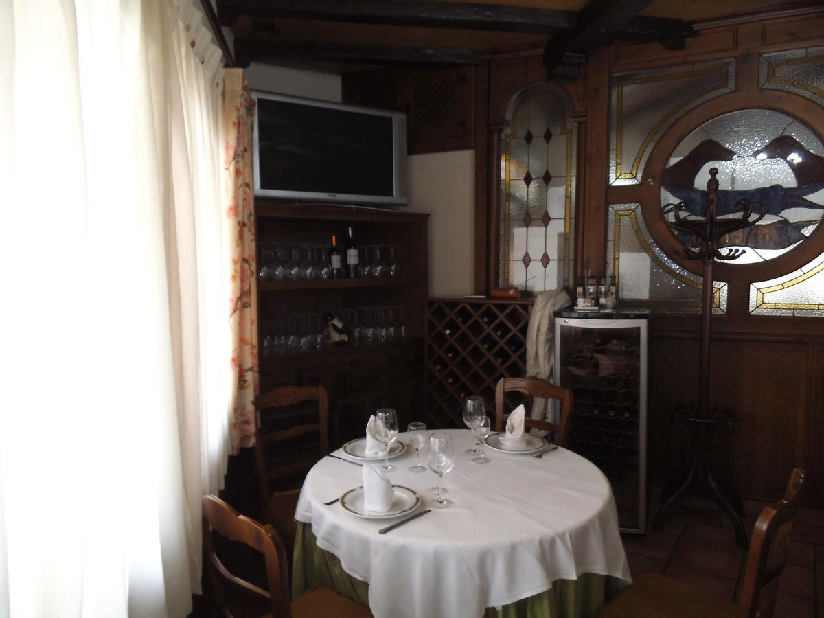 Hostal Los Galgos Yepes ภายนอก รูปภาพ