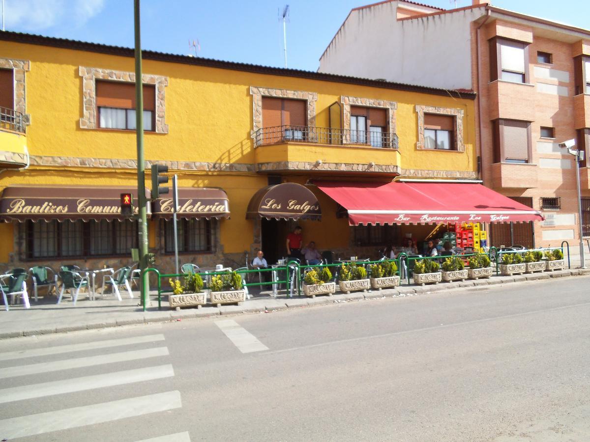 Hostal Los Galgos Yepes ภายนอก รูปภาพ
