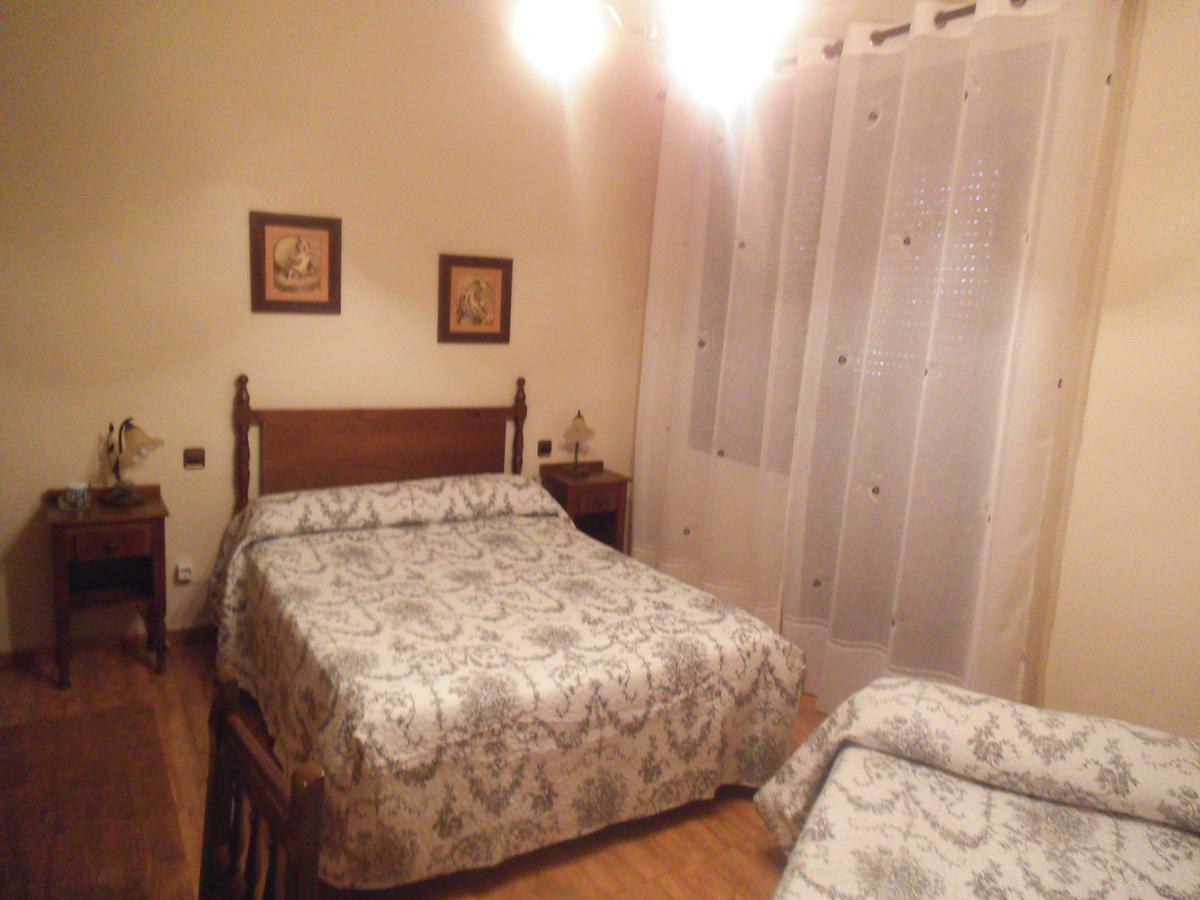 Hostal Los Galgos Yepes ภายนอก รูปภาพ