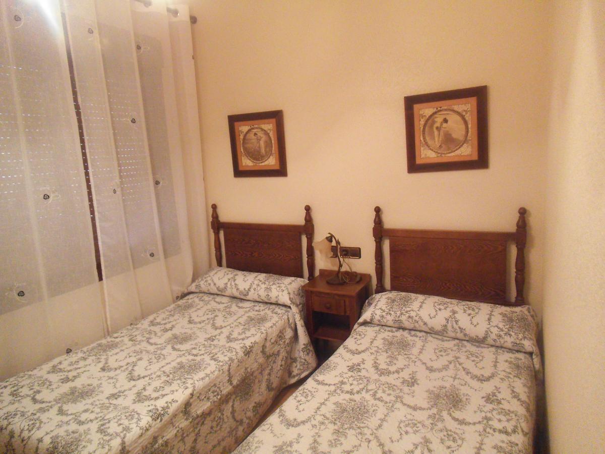 Hostal Los Galgos Yepes ภายนอก รูปภาพ
