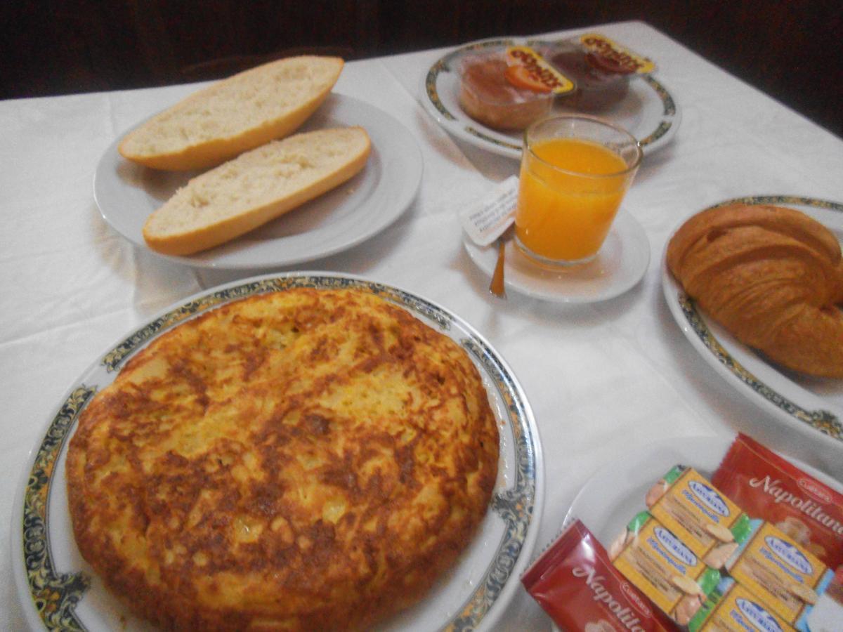 Hostal Los Galgos Yepes ภายนอก รูปภาพ
