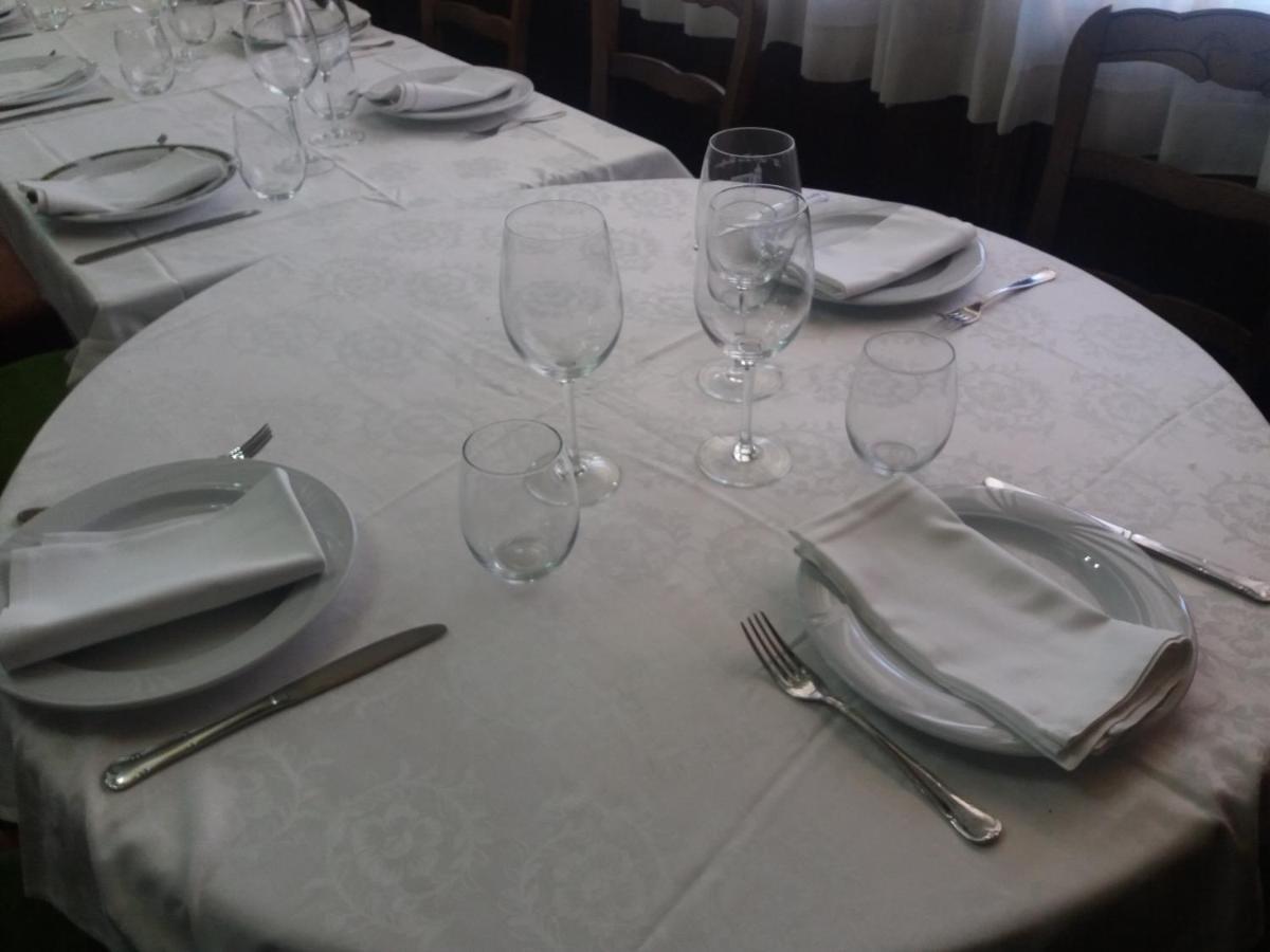 Hostal Los Galgos Yepes ภายนอก รูปภาพ