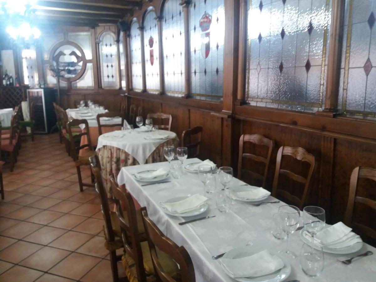 Hostal Los Galgos Yepes ภายนอก รูปภาพ